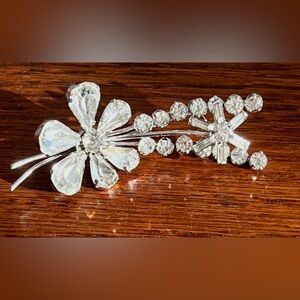 VTG signed “made in Z Austria” flower Crystal brooch